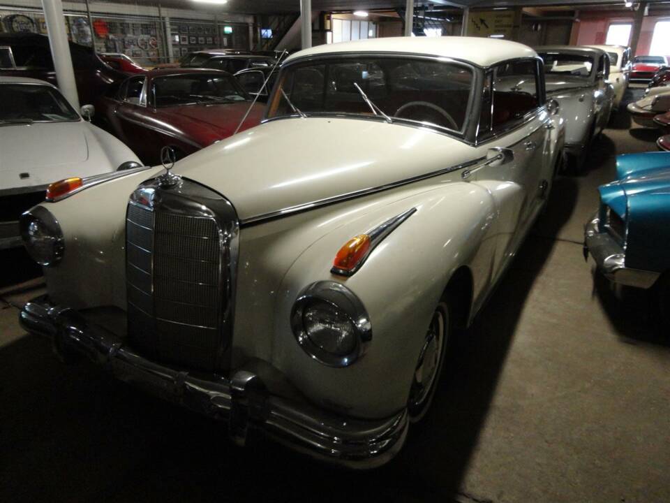 Image 2/28 de Mercedes-Benz 300 d (1960)