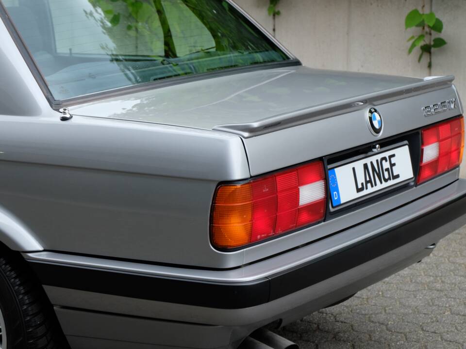 Bild 12/56 von BMW 325ix (1987)