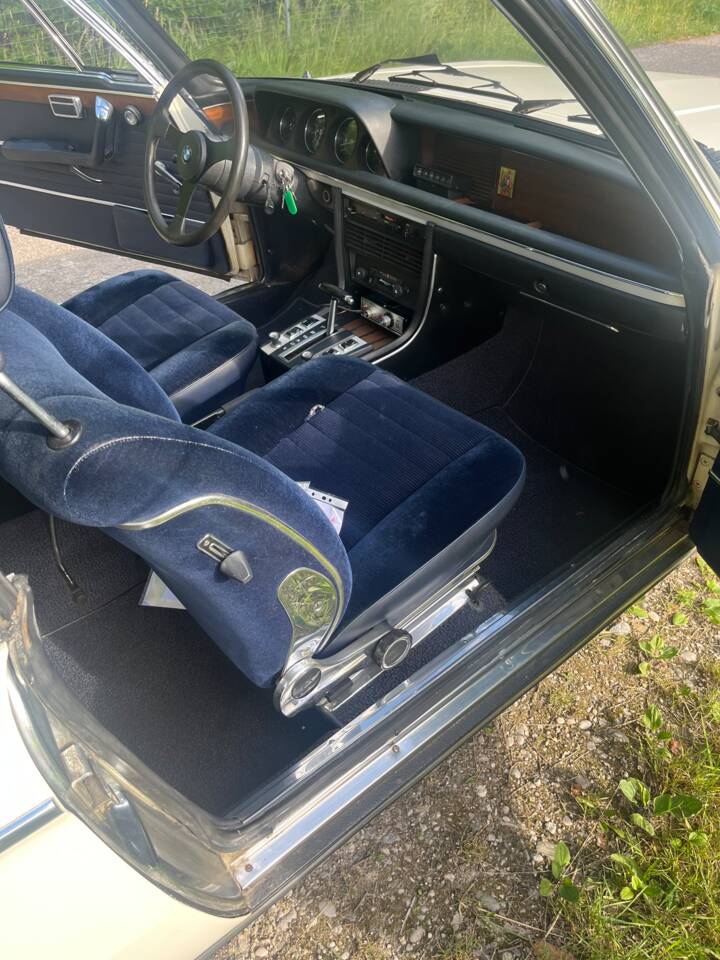 Image 15/22 of BMW 3.0 CS (1974)