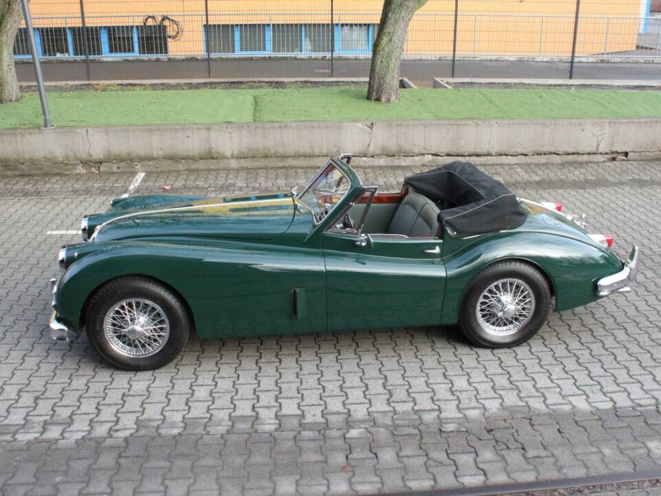 Image 6/16 of Jaguar XK 140 SE DHC (1956)