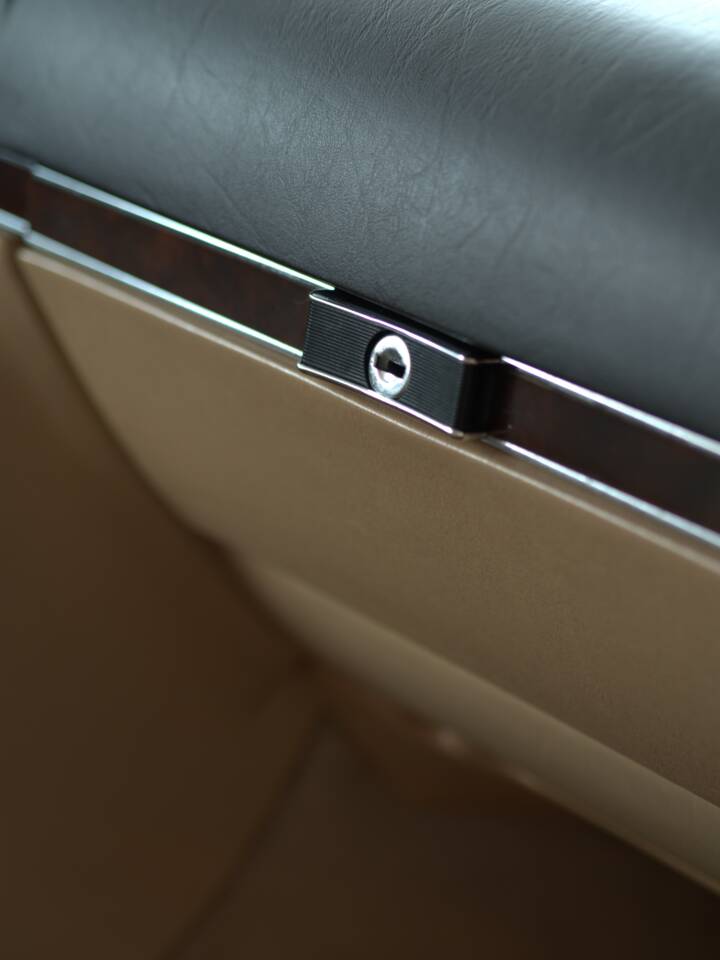 Image 46/47 de Mercedes-Benz 560 SL (1987)