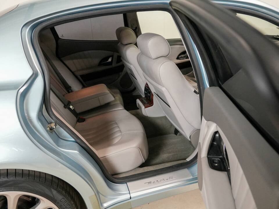 Bild 17/38 von Maserati Quattroporte 4.2 (2005)
