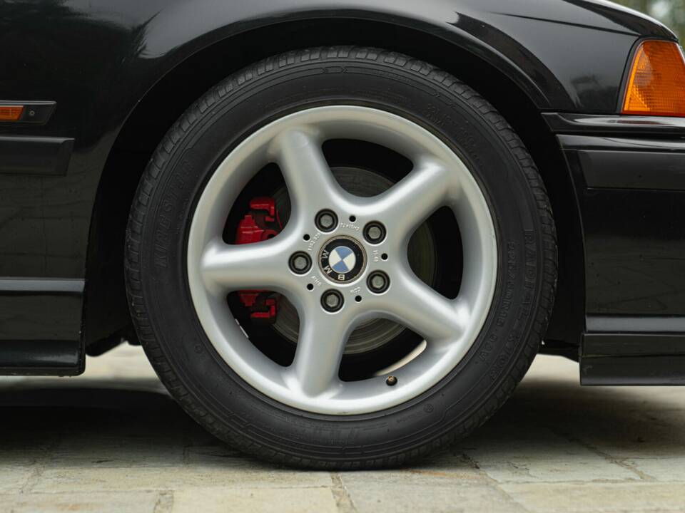 Image 13/50 of BMW 318 (1994)