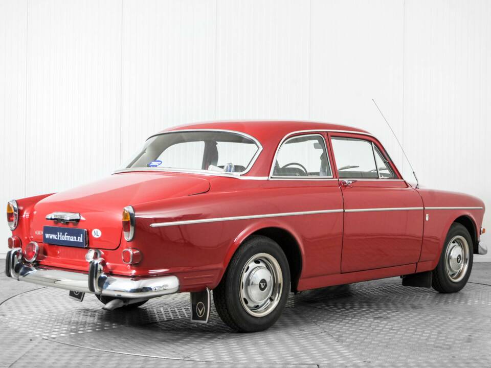 Image 2/50 of Volvo P 123 GT (1968)