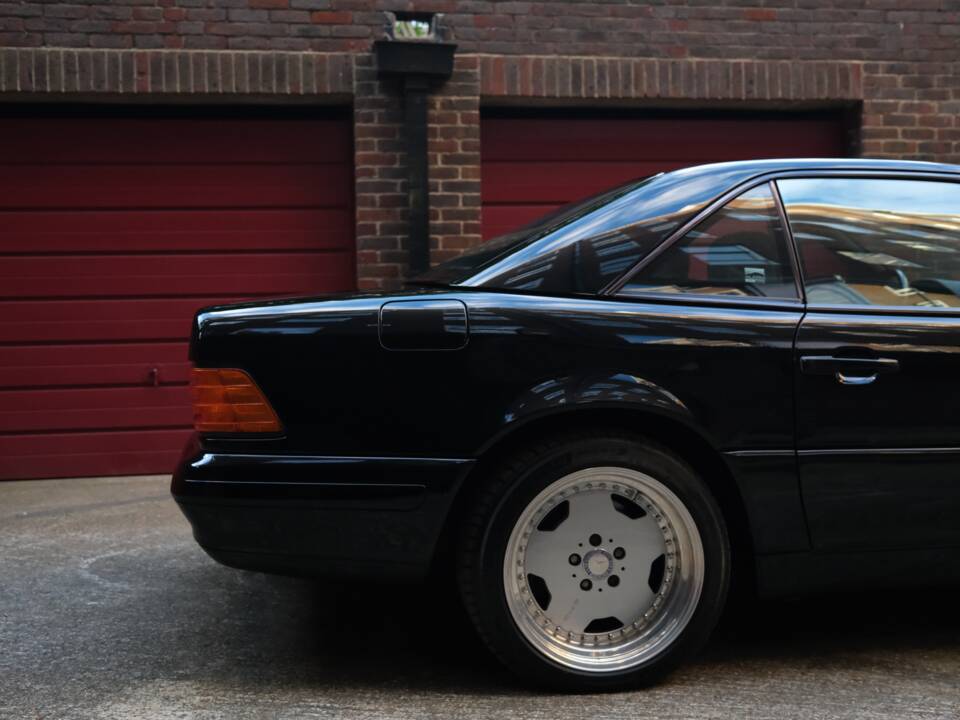 Image 17/100 of Mercedes-Benz SL 600 (1998)
