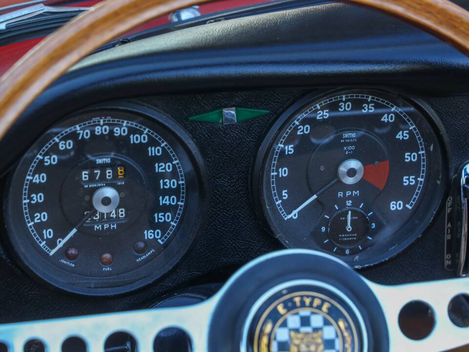 Image 23/50 de Jaguar Type E 3.8 (1964)