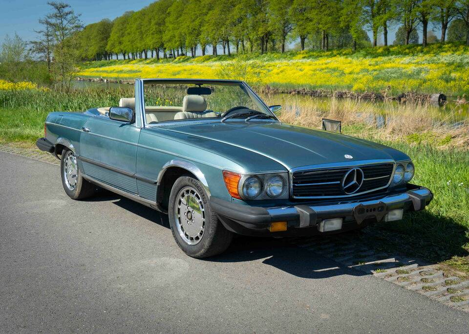 Image 1/8 de Mercedes-Benz 380 SL (1983)