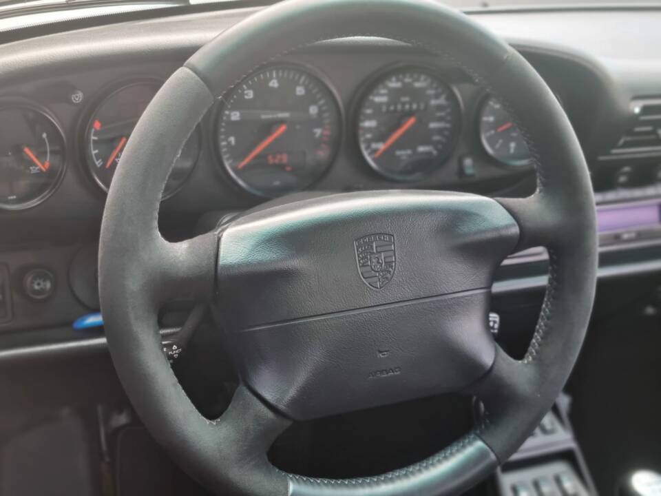Image 26/45 of Porsche 911 Carrera 4 (1995)
