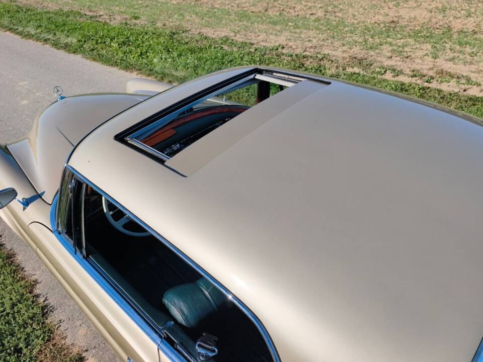 Afbeelding 25/30 van Mercedes-Benz 220 SE b (1961)