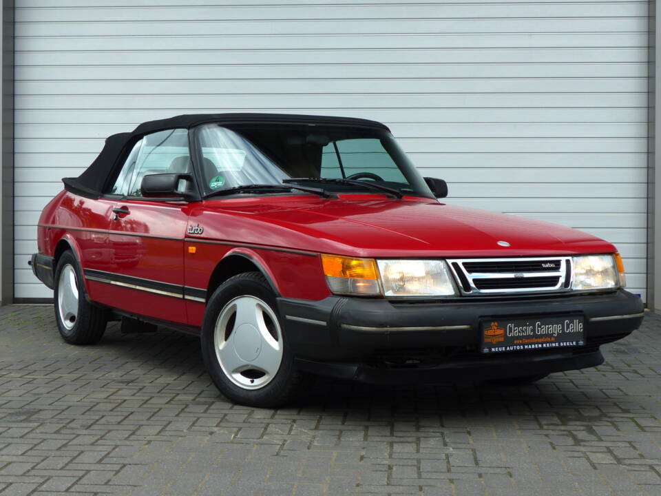 Image 2/20 of Saab 900 Turbo (1989)