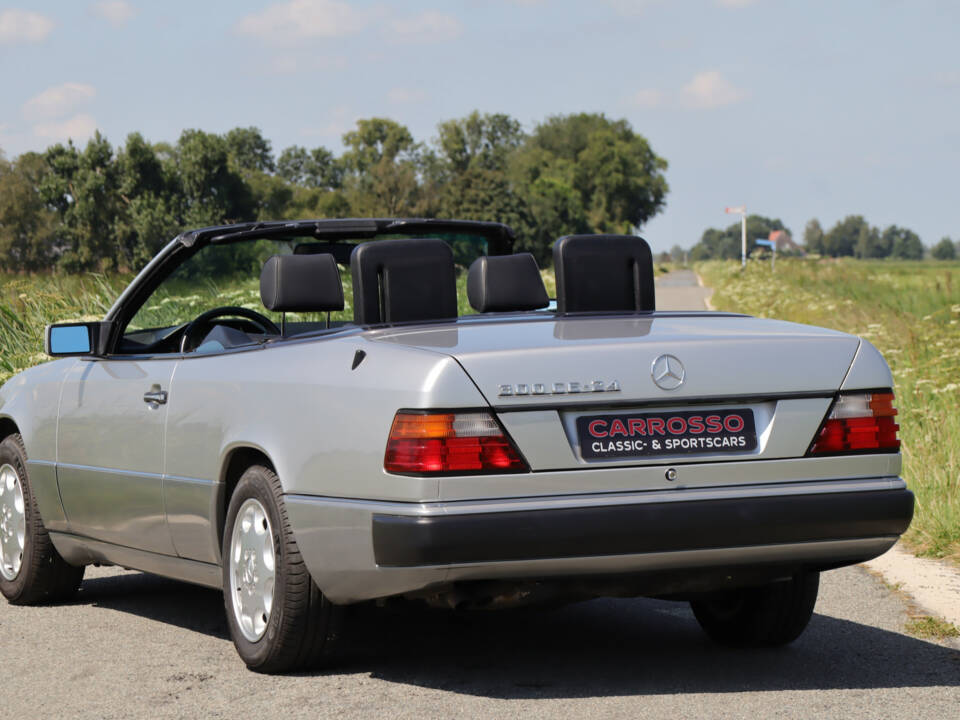 Afbeelding 7/39 van Mercedes-Benz 300 CE-24 (1992)