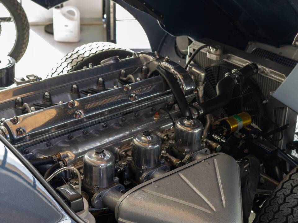 Image 22/23 de Jaguar Type E 4.2 (1967)