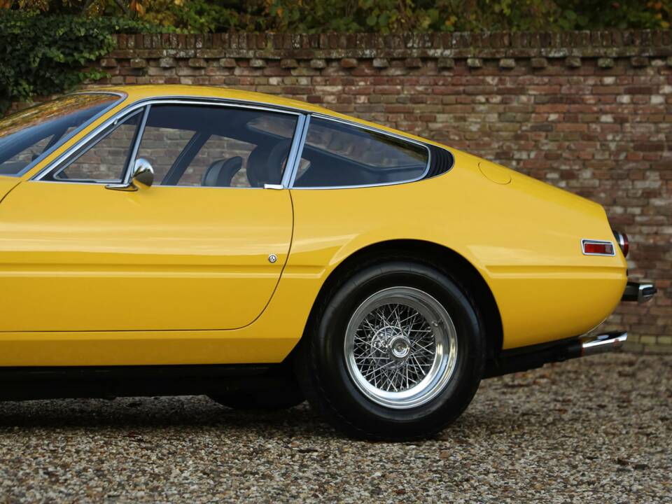 Image 35/50 of Ferrari 365 GTB/4 Daytona (1973)