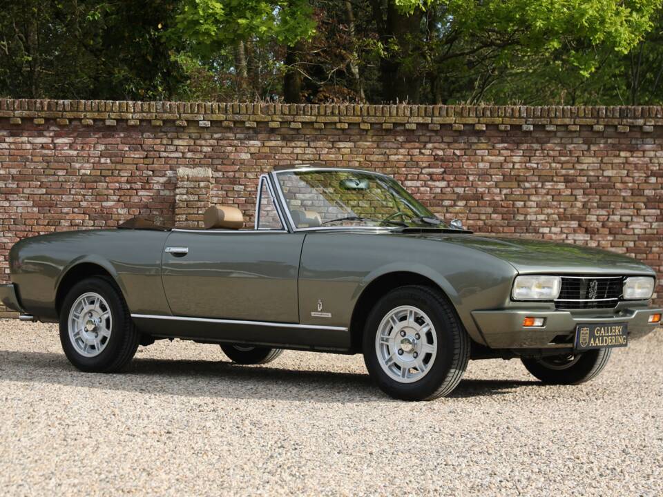 Image 47/50 of Peugeot 504 Convertible (1981)