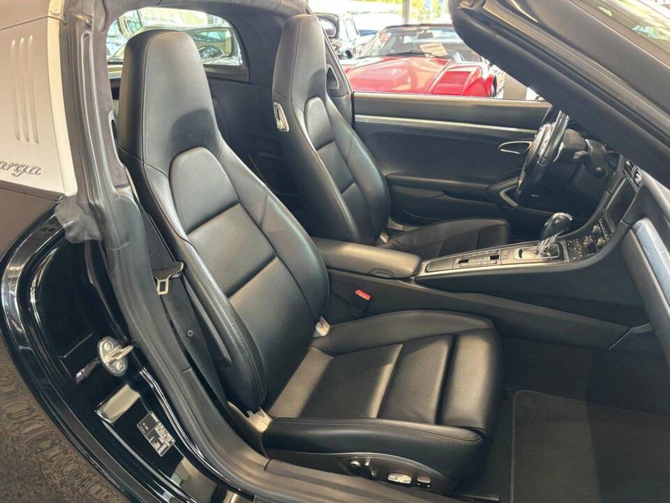 Image 16/20 of Porsche 911 Targa 4 GTS (2015)