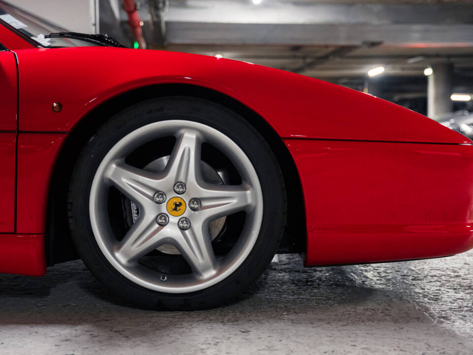 Afbeelding 18/46 van Ferrari F 355 Berlinetta (1997)