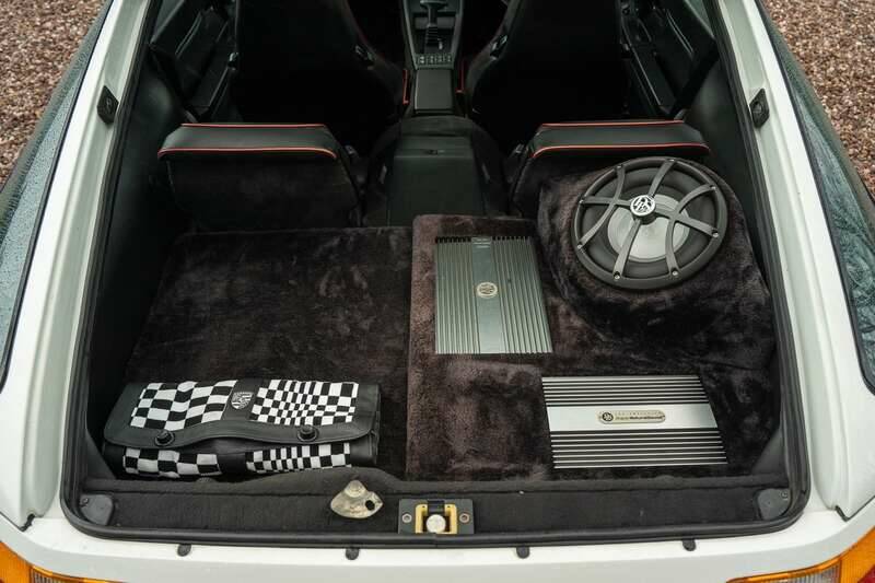 Image 33/50 of Porsche 928 S4 (1990)