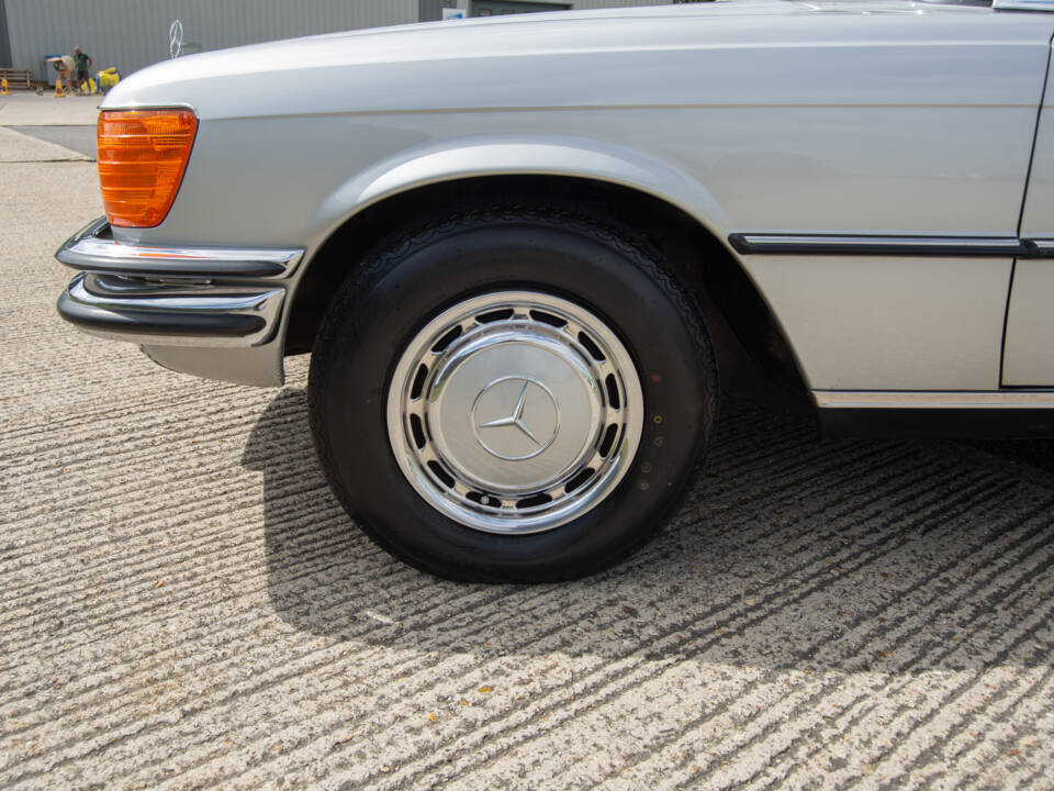 Immagine 27/32 di Mercedes-Benz 280 SE (1975)