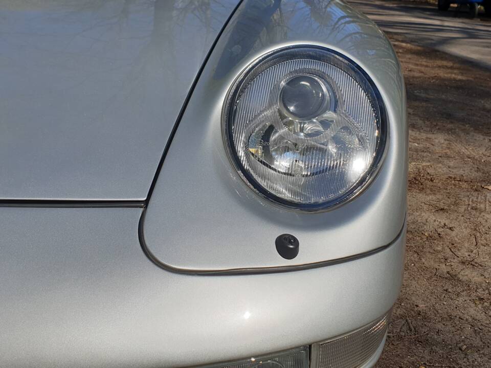 Image 24/116 of Porsche 911 Carrera (1997)
