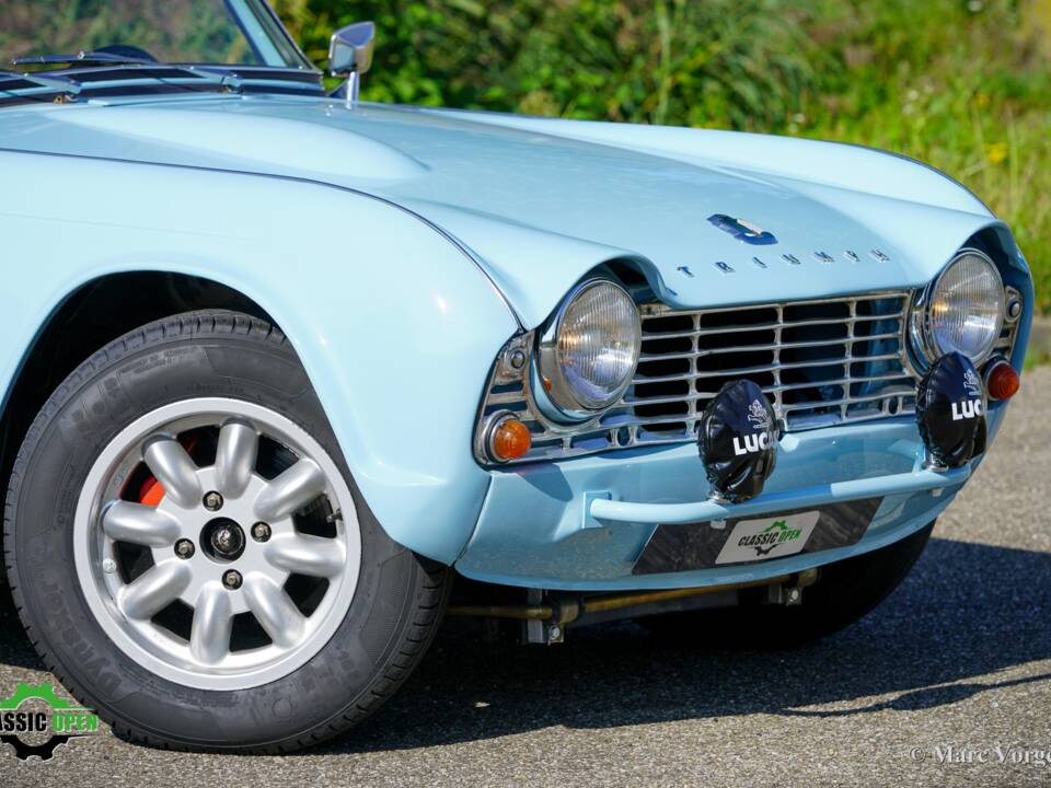 Image 13/43 of Triumph TR 4 (1962)