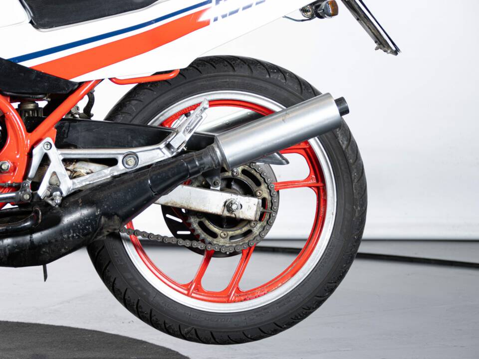 Image 18/50 of Yamaha RD 350 LC (1990)