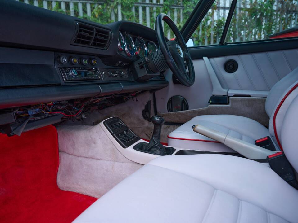 Afbeelding 28/50 van Porsche 911 Carrera 4 (1992)