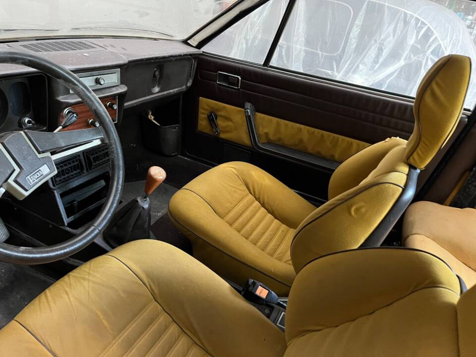 Image 15/20 of Lancia Beta Coupe 1300 (1978)