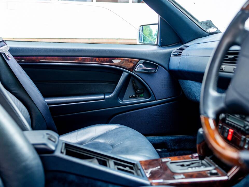 Afbeelding 16/17 van Mercedes-Benz SL 500 (1998)
