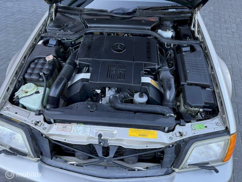 Image 29/35 of Mercedes-Benz 500 SL (1993)