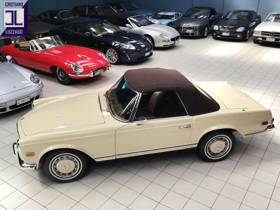 Image 5/58 de Mercedes-Benz 280 SL (1969)