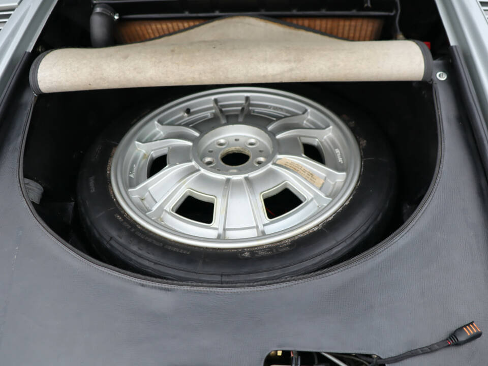 Image 18/50 of Ferrari 308 GTB (1977)