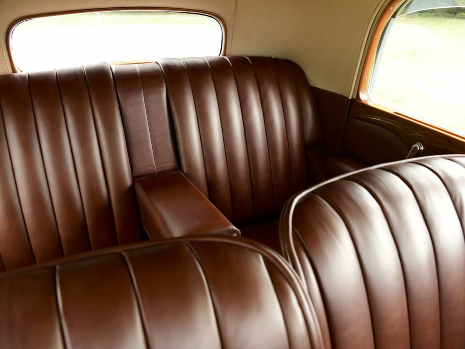 Image 48/50 of Rolls-Royce Phantom II Continental (1934)