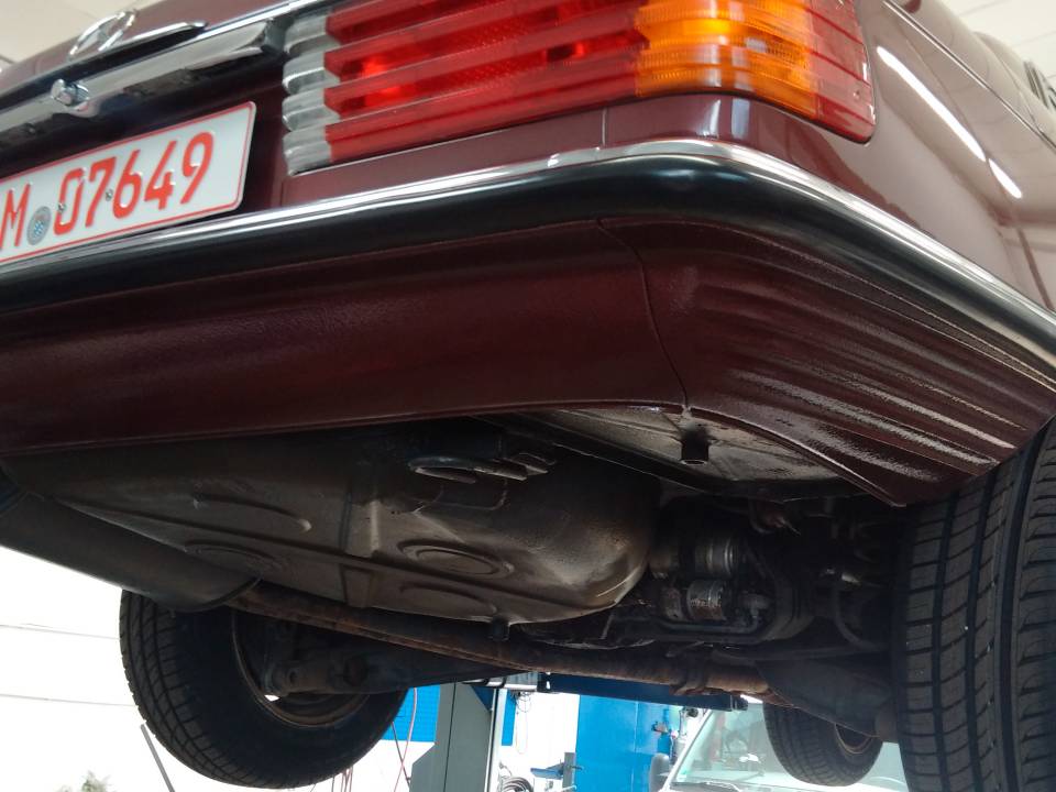 Fahrzeug von unten in makellosem Zustand