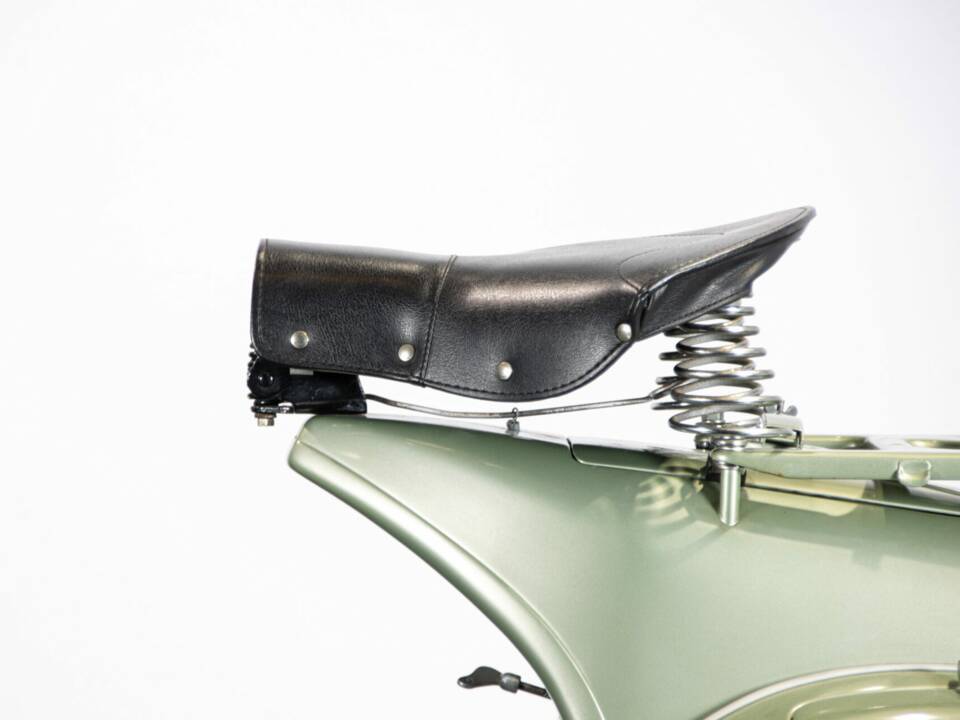 Immagine 25/50 di Piaggio Vespa 125 (1950)