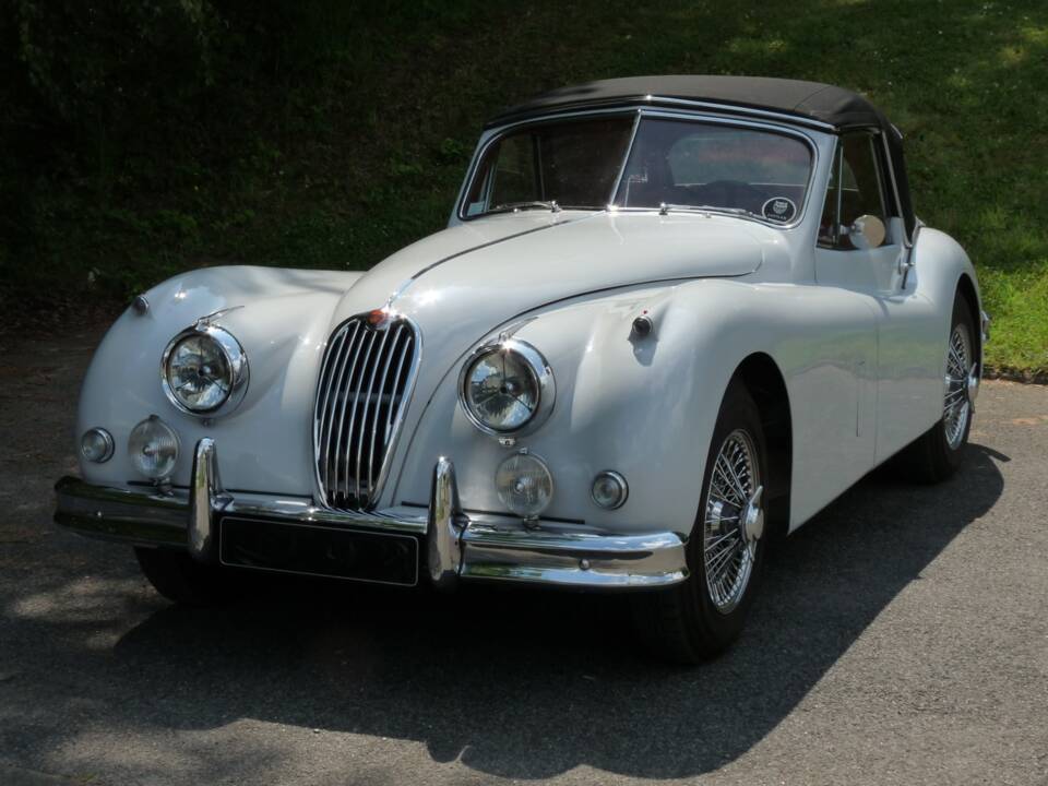 Afbeelding 17/21 van Jaguar XK 140 SE DHC (1957)