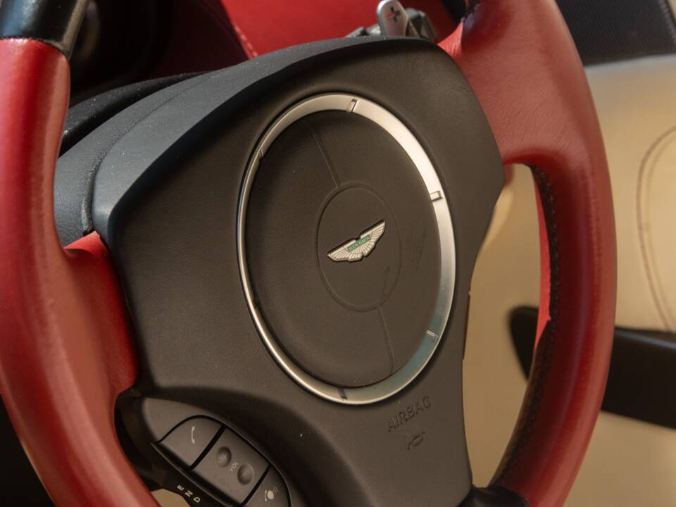 Image 49/52 of Aston Martin DB 9 Volante (2006)