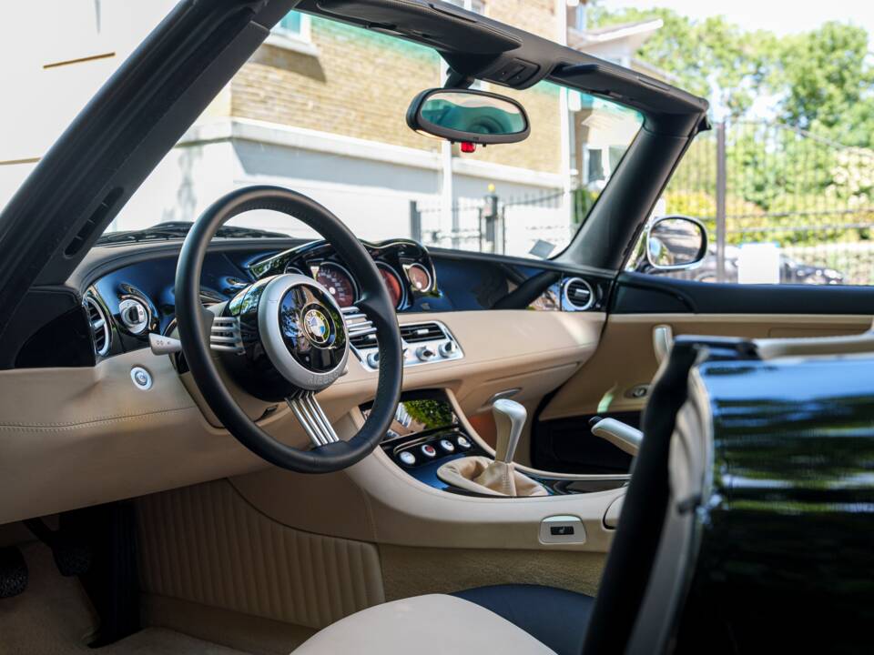 Image 16/30 of BMW Z8 (2003)