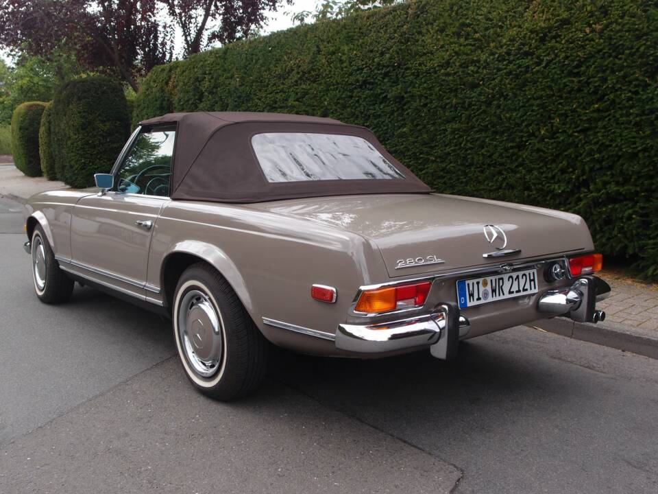 Image 23/99 de Mercedes-Benz 280 SL (1971)
