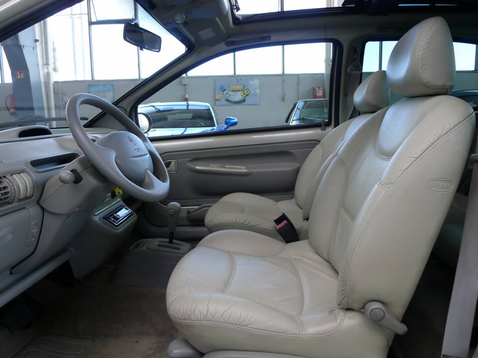 Imagen 35/40 de Renault Twingo 1.2 (2000)