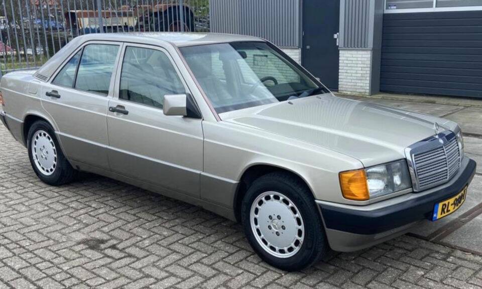 Image 1/8 of Mercedes-Benz 190 D (1991)
