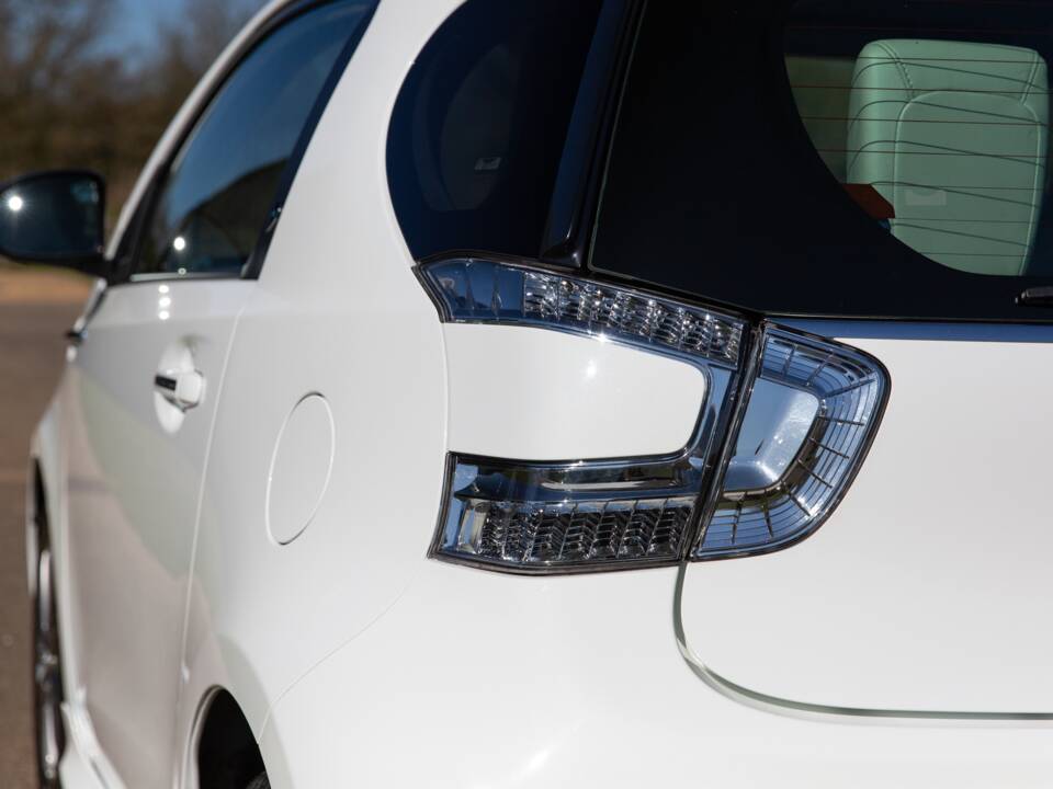 Bild 61/95 von Aston Martin Cygnet (2012)