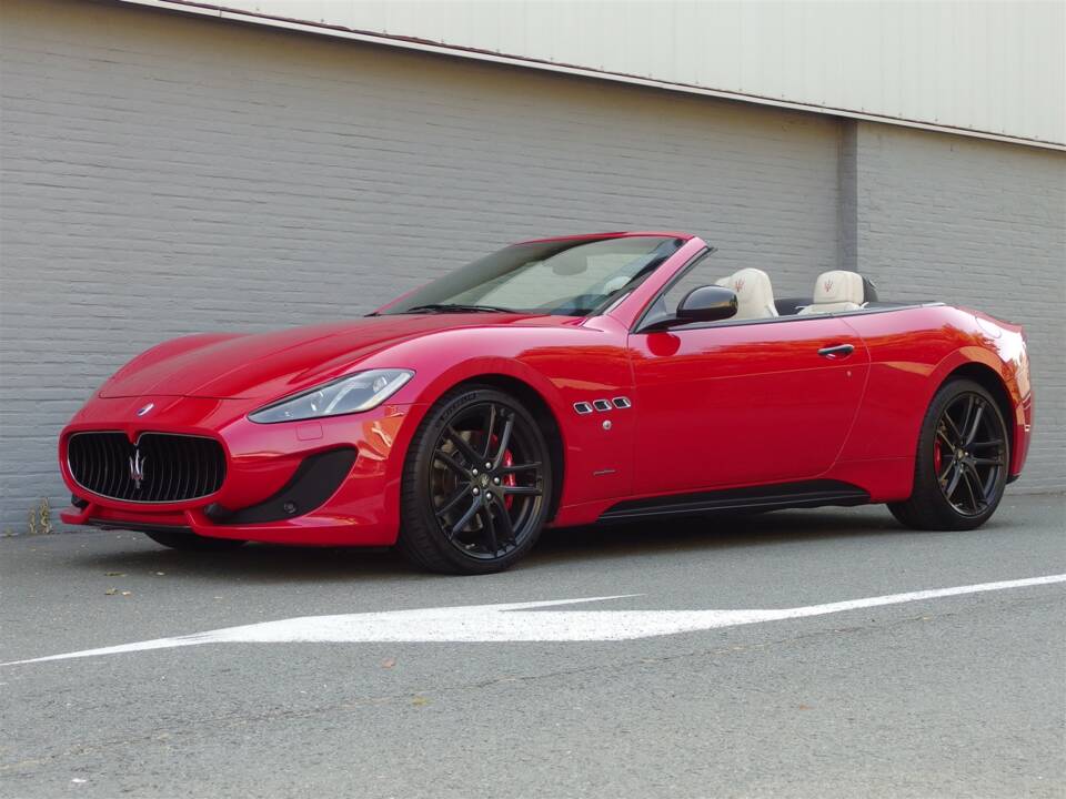 Image 40/99 of Maserati GranCabrio Sport (2015)
