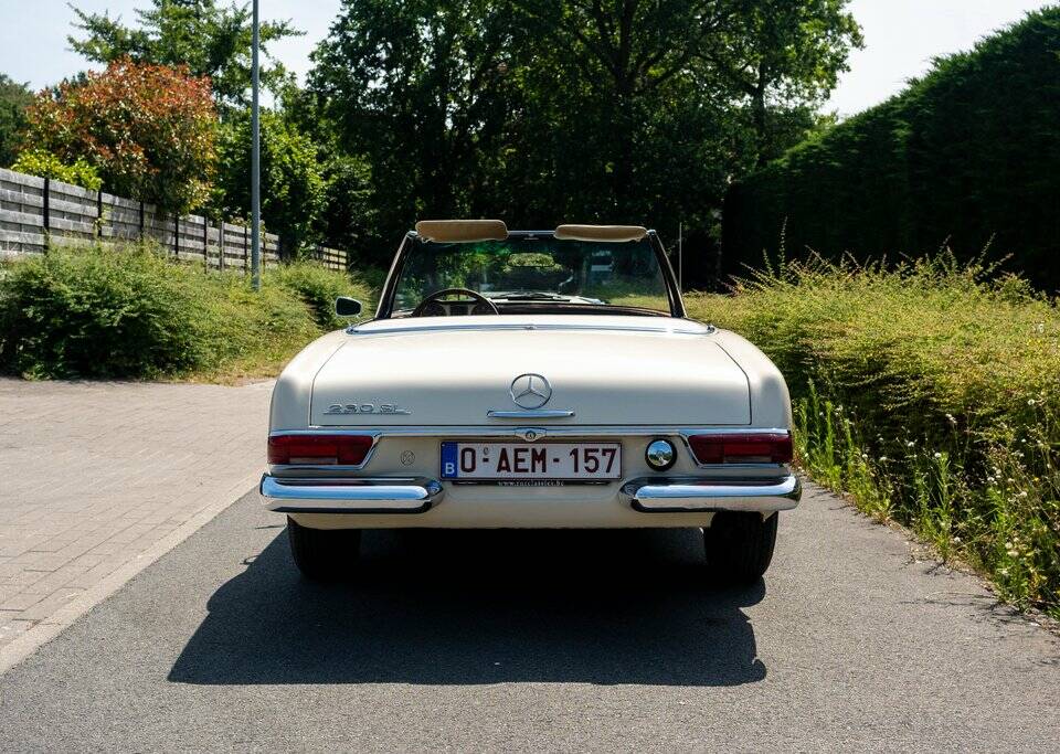 Image 7/8 of Mercedes-Benz 230 SL (1966)