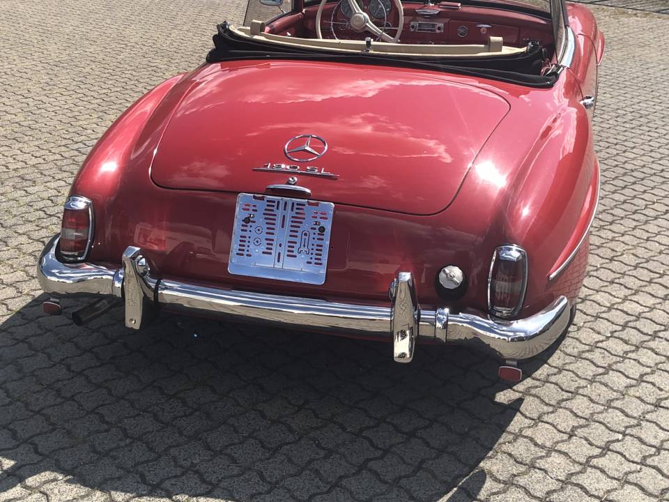 Image 34/45 of Mercedes-Benz 190 SL (1960)