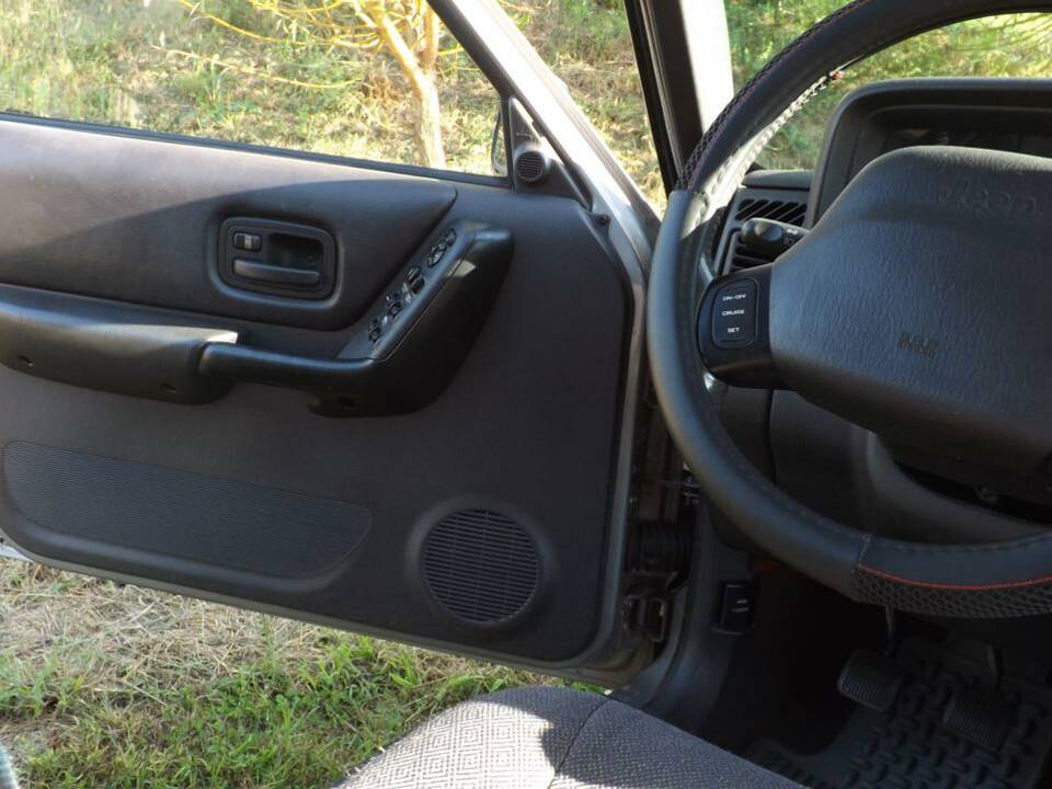 Imagen 24/50 de Jeep Cherokee 2.5 TD (2000)