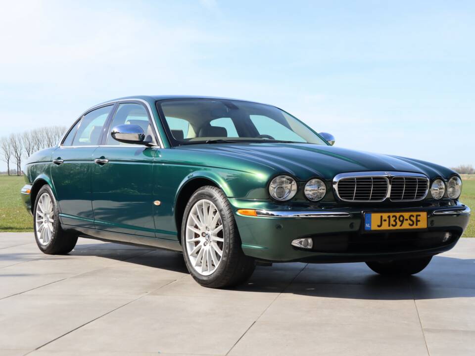 Imagen 30/50 de Jaguar XJ 8 4.2 (2006)