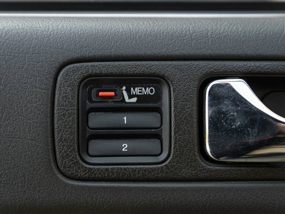 Bild 40/50 von Honda Legend (1992)