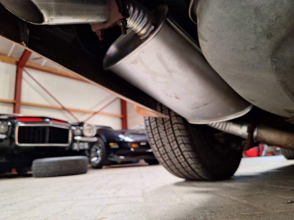 Image 16/25 of Chevrolet Corvette (1982)