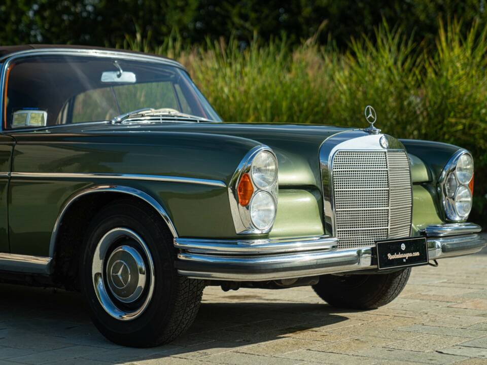 Afbeelding 31/50 van Mercedes-Benz 220 SE b (1964)