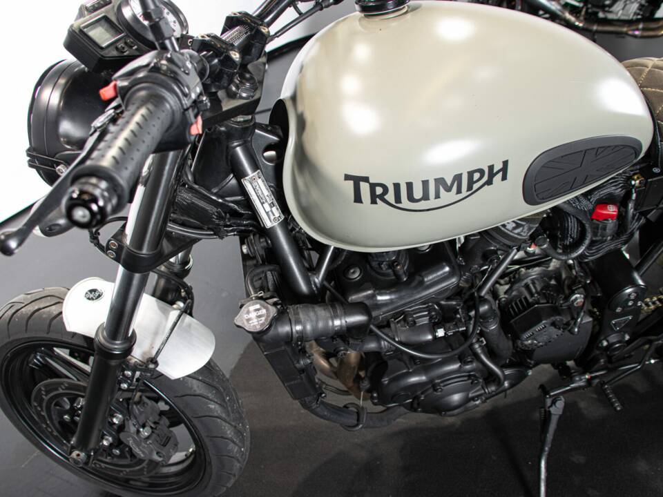 Immagine 47/50 di Triumph Trident 900 (1994)